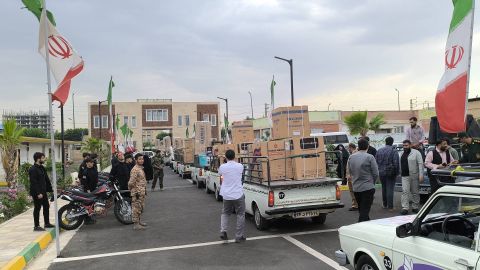 اهدای ۳۰ سری جهیزیه به نوعروسان مورد حمایت شهرستان فردیس  (گزارش تصویری)