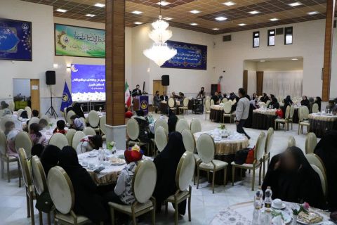 هم‌ نشینی با ایتام و برپایی ضیافت افطاری با حضور وکلای نیکوکار استان البرز